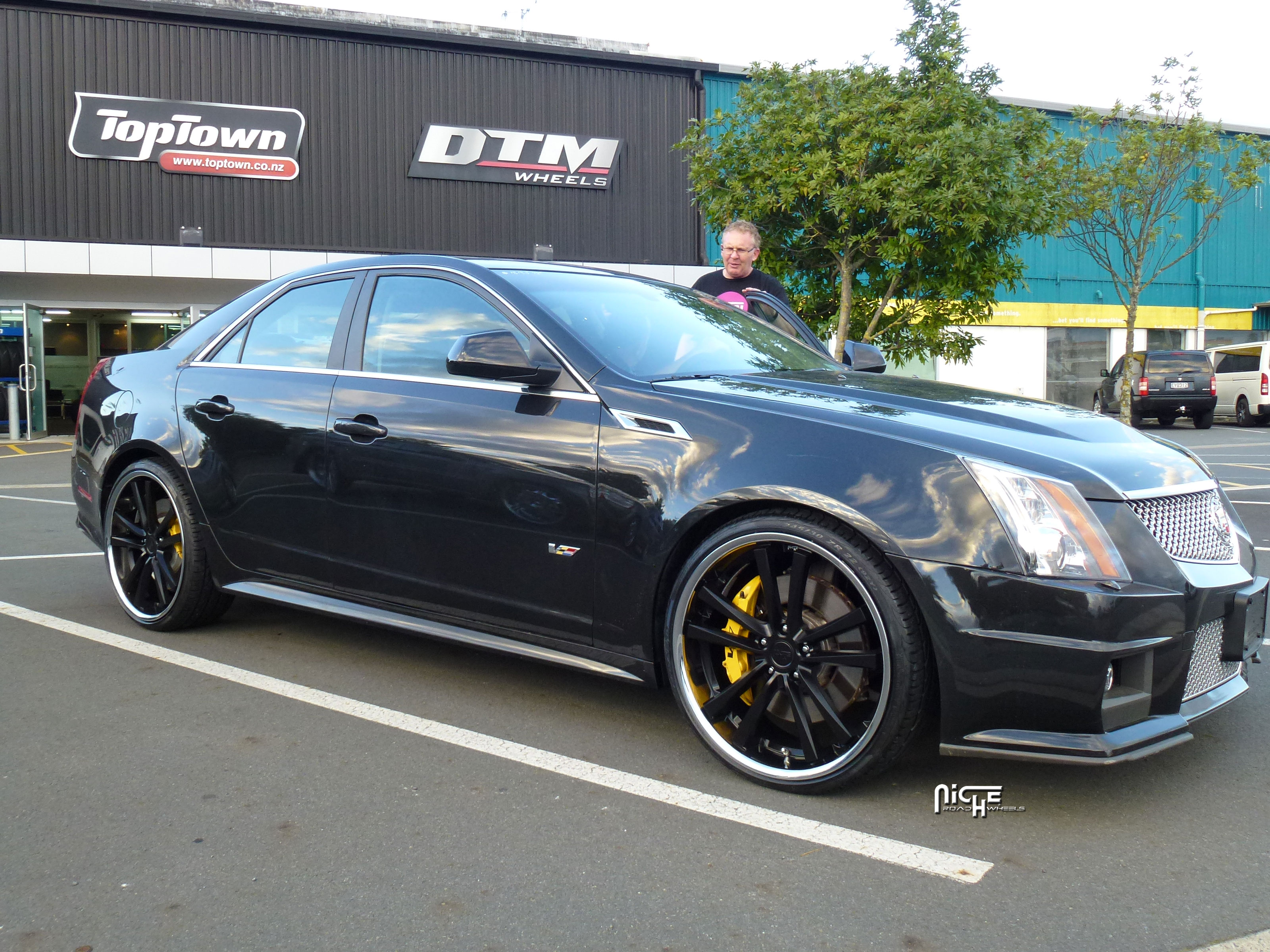 2015 Cadillac CTS-V photo