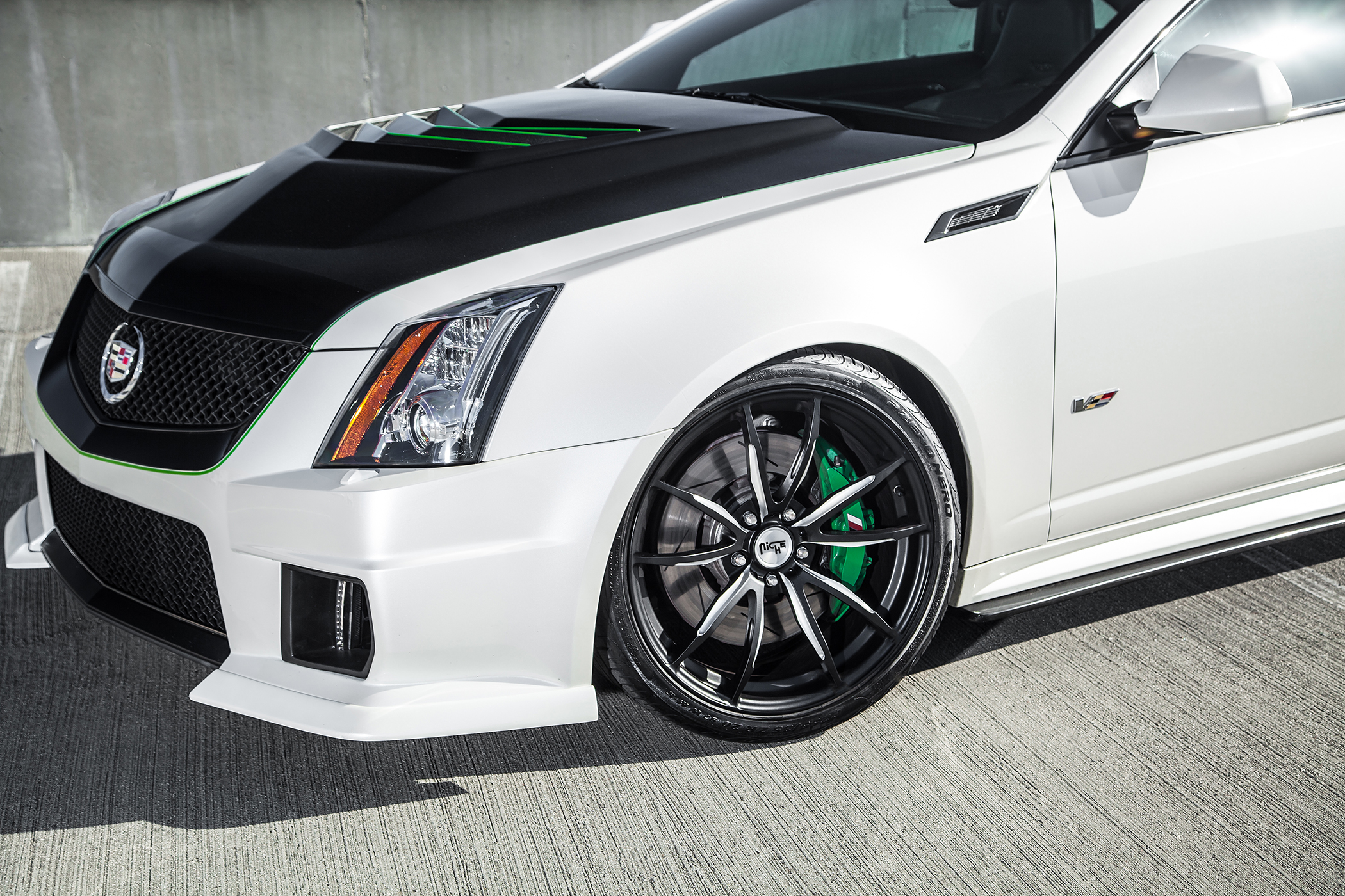 2015 Cadillac CTS-V photo