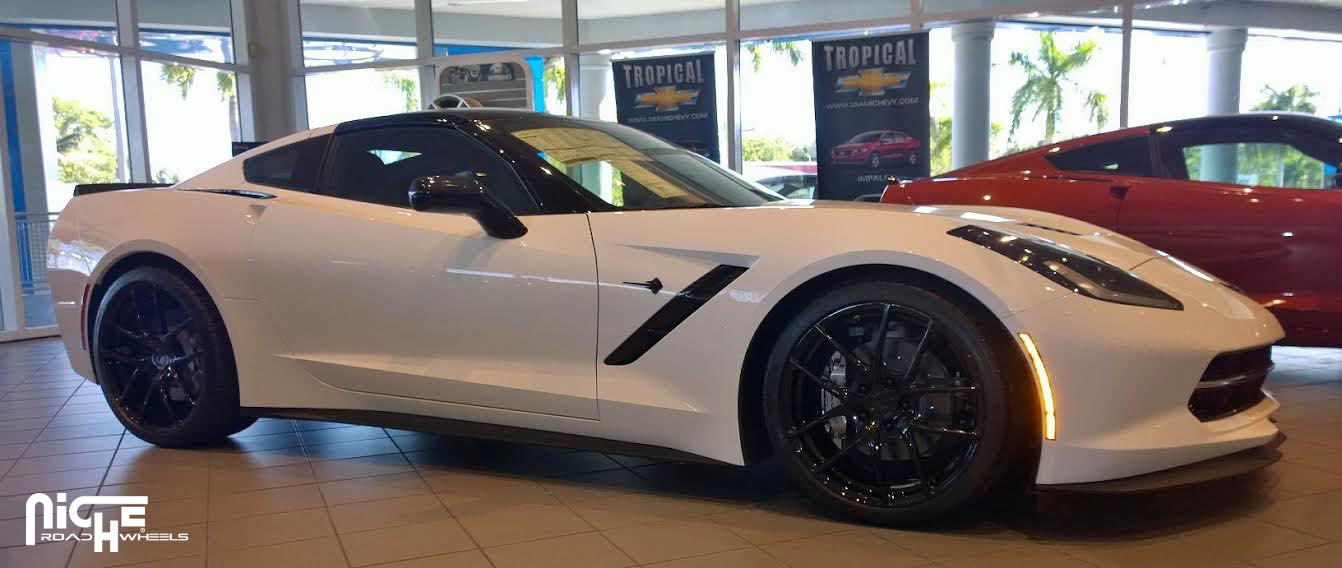 2015 Chevrolet Corvette photo