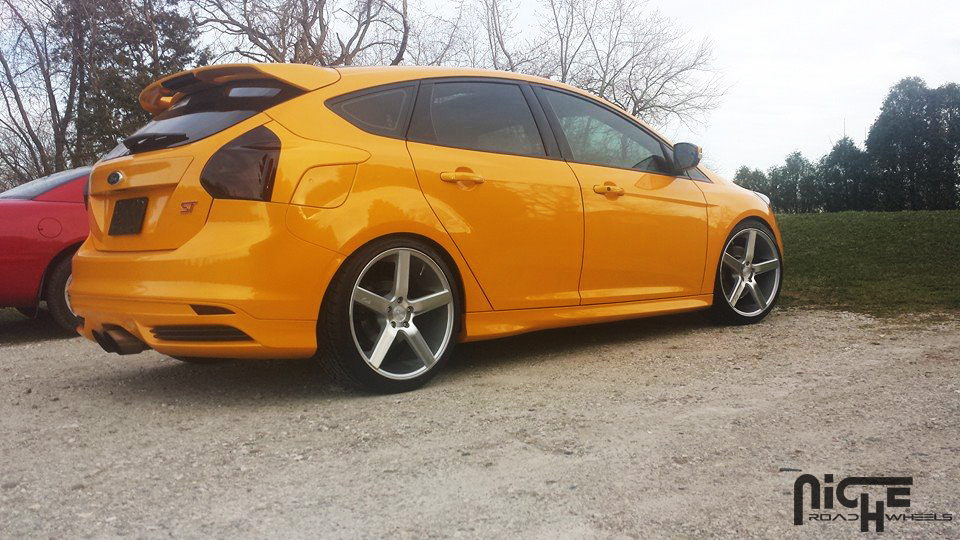 2015 Ford Focus ST photo