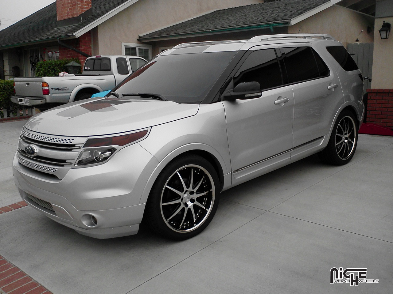 2015 Ford Explorer photo