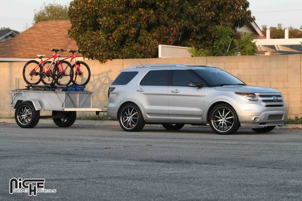 2015 Ford Explorer photo