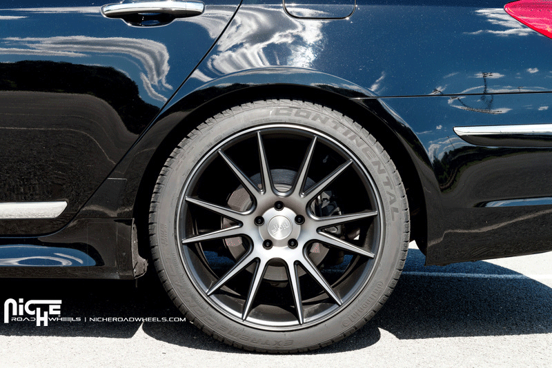 2013 Hyundai Genesis photo