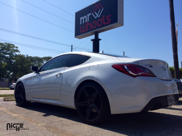 2014 Hyundai Genesis Coupe photo