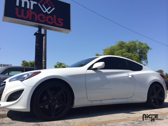 2014 Hyundai Genesis Coupe photo