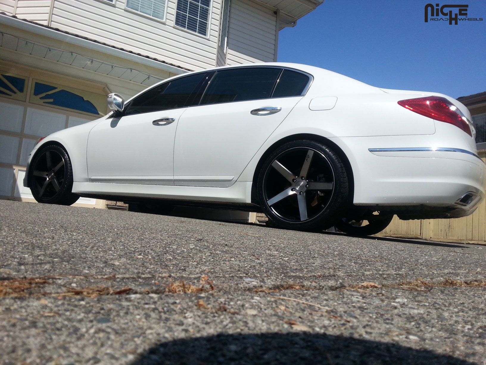 2015 Hyundai Genesis photo