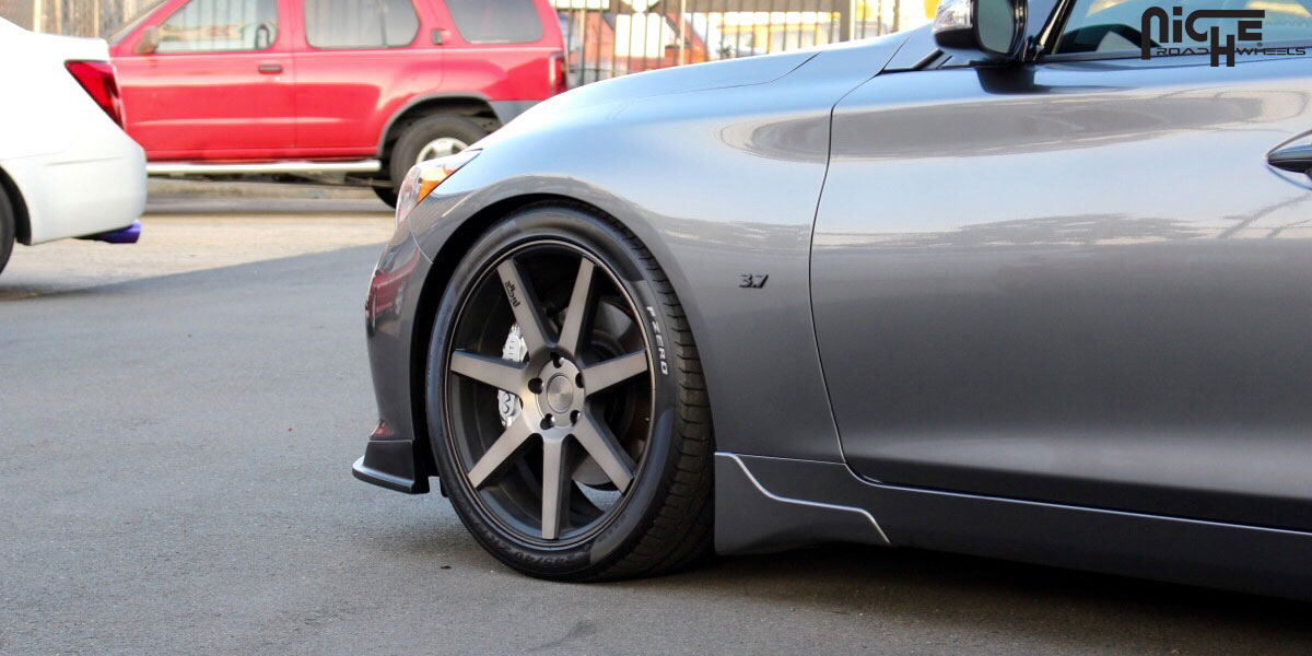 2015 Infiniti Q50 photo