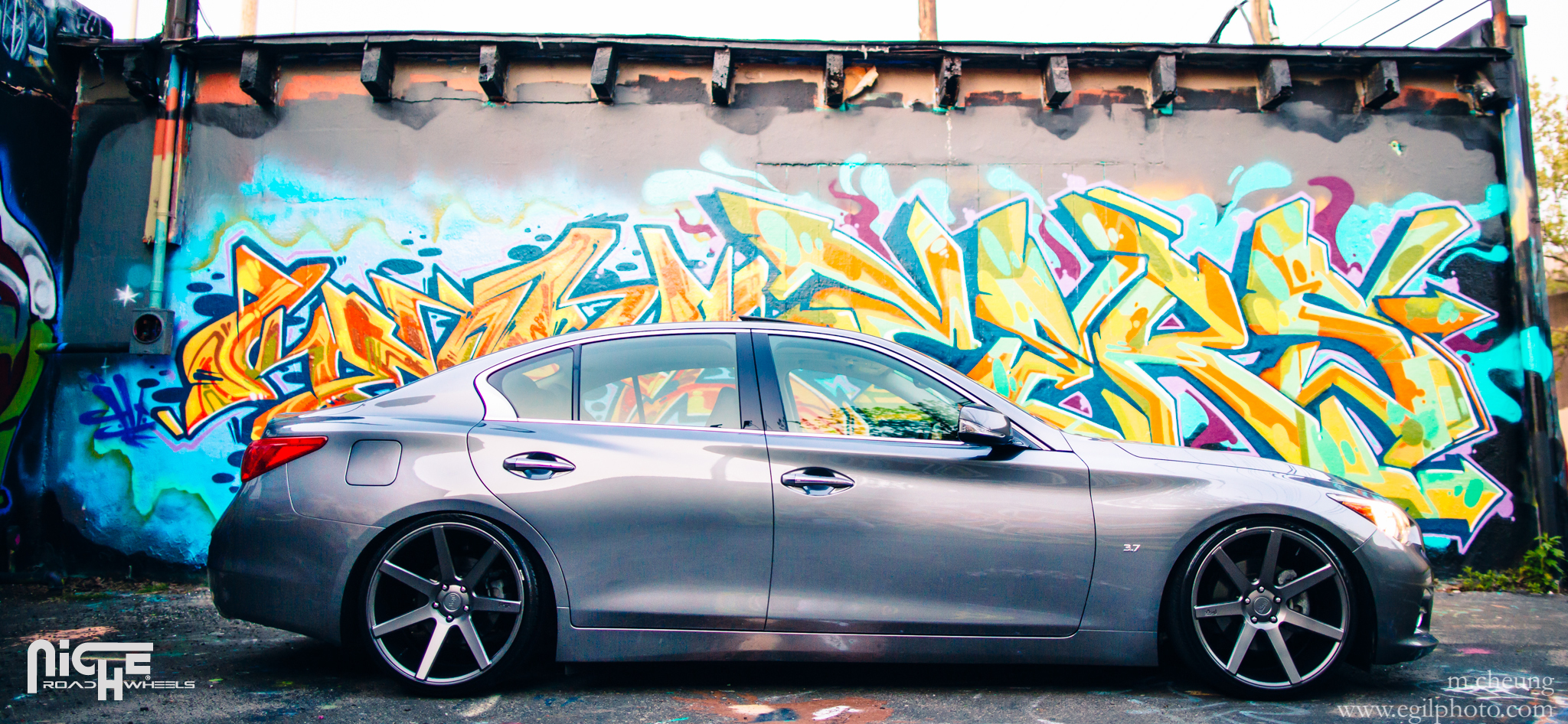 2015 Infiniti Q50 photo