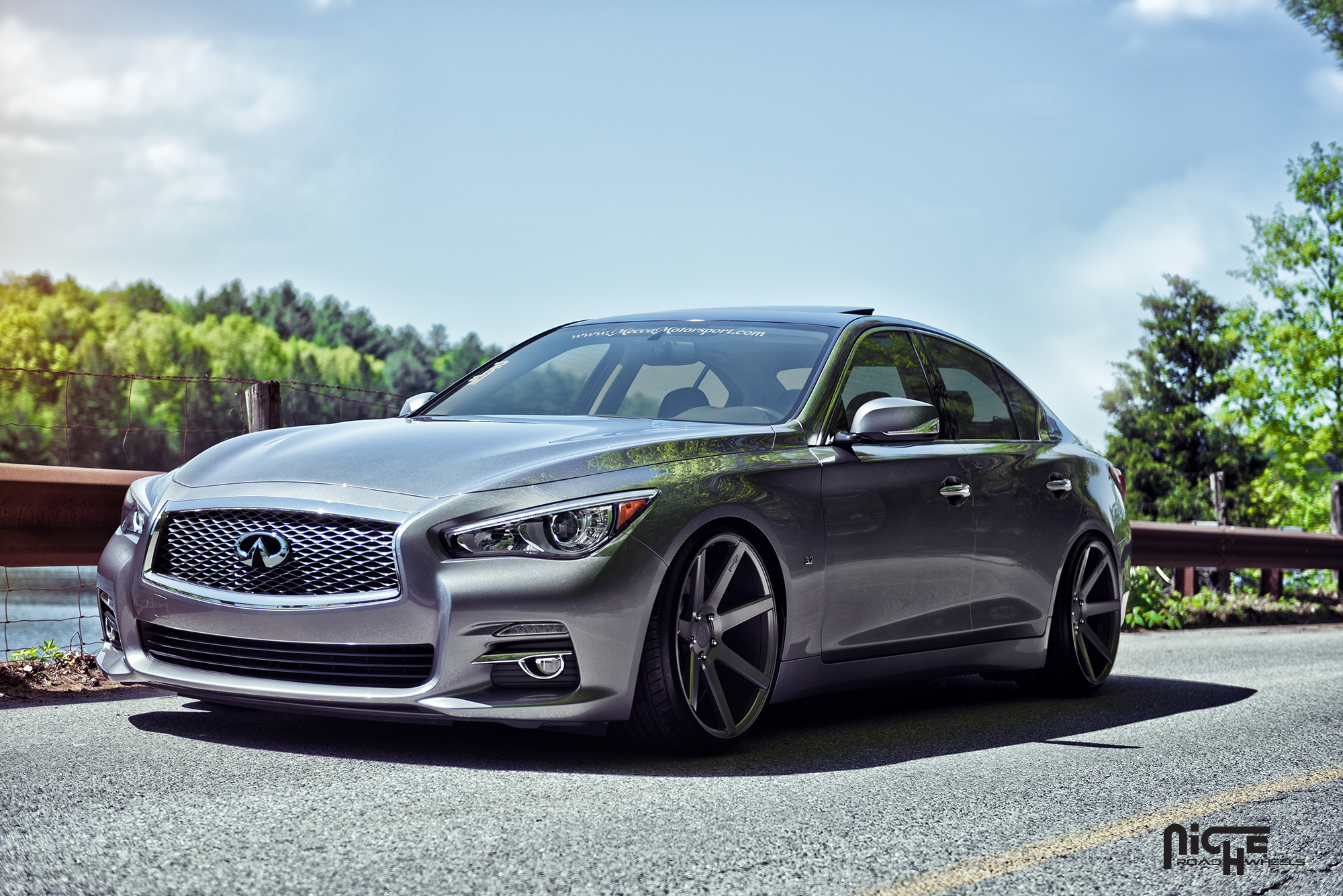 2015 Infiniti Q50 photo