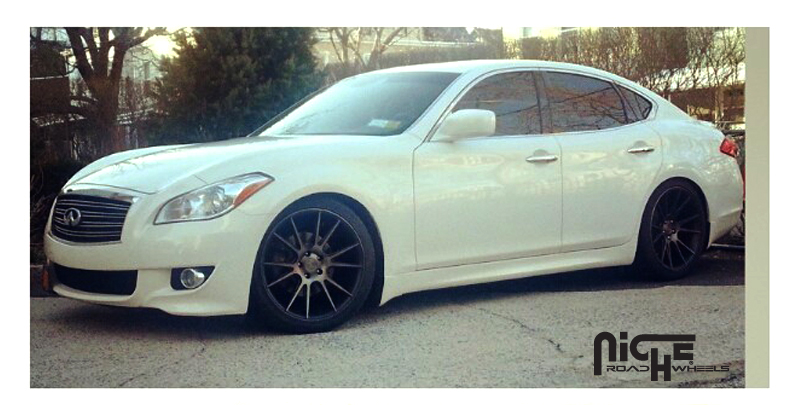 2013 Infiniti M56 photo