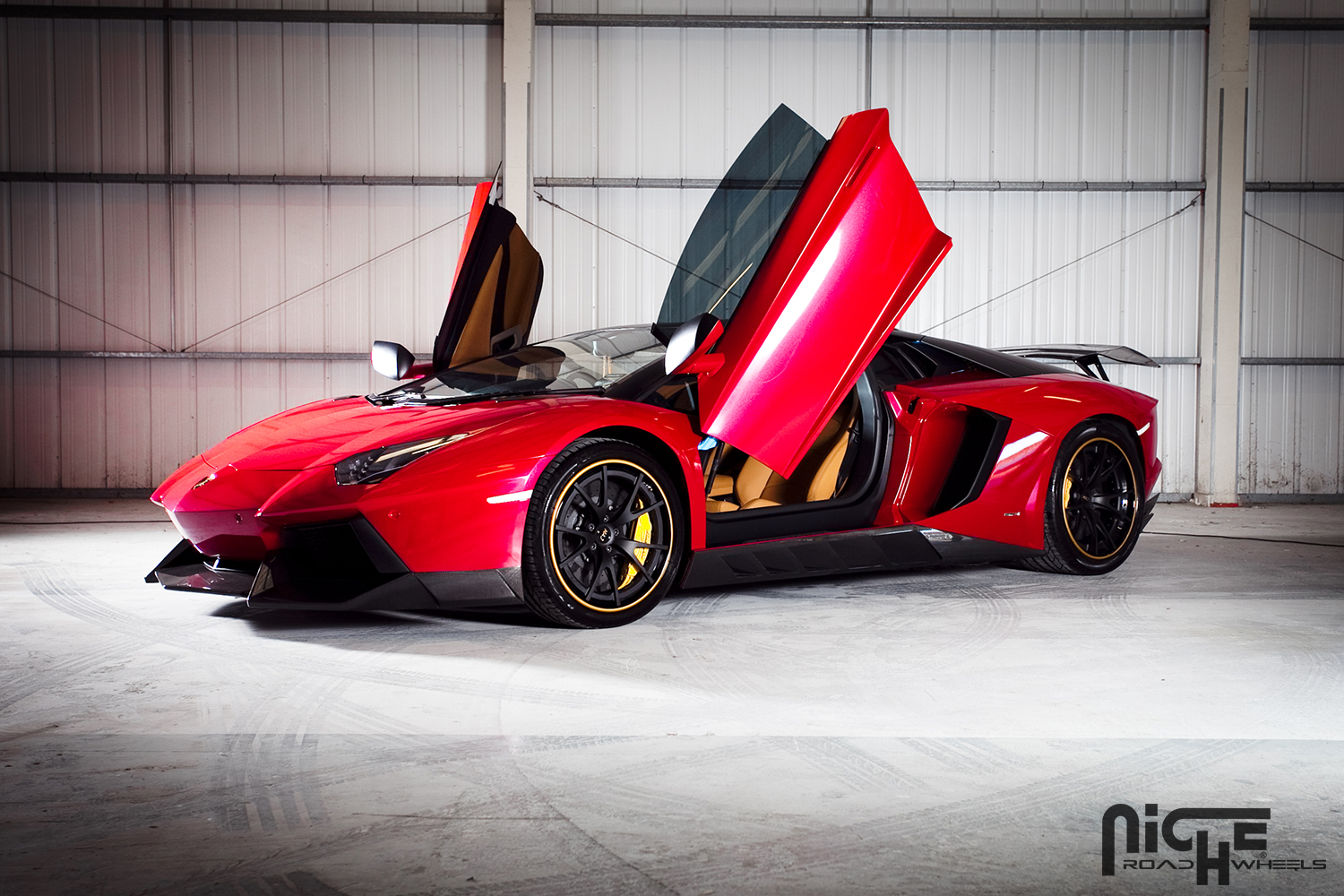 2014 Lamborghini Aventador photo