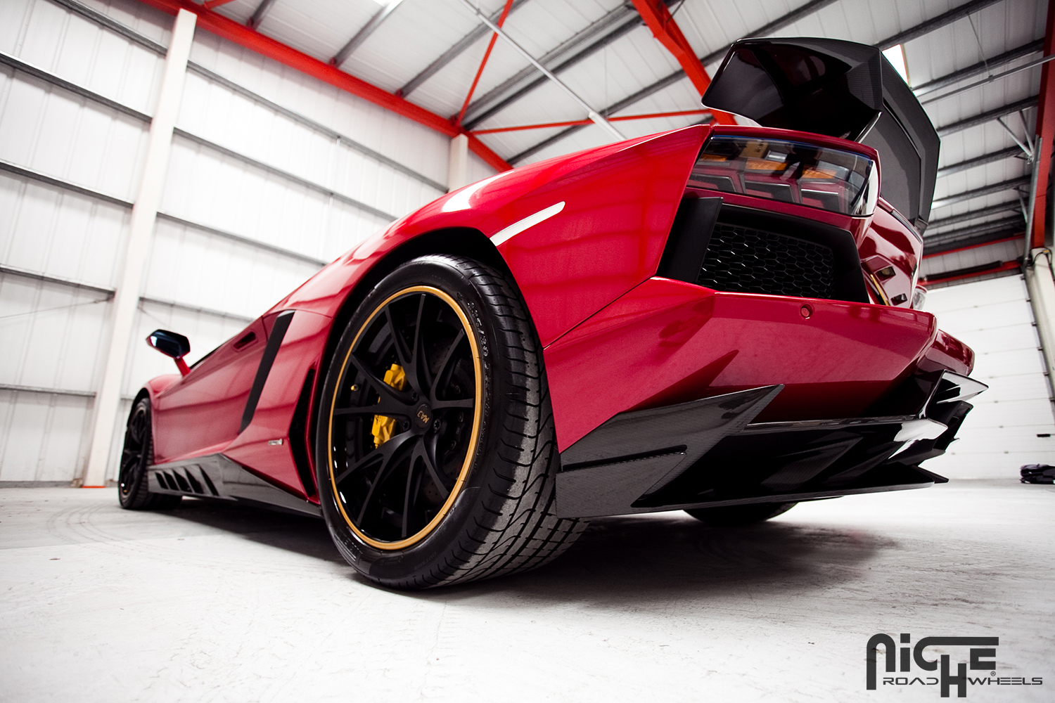2014 Lamborghini Aventador photo