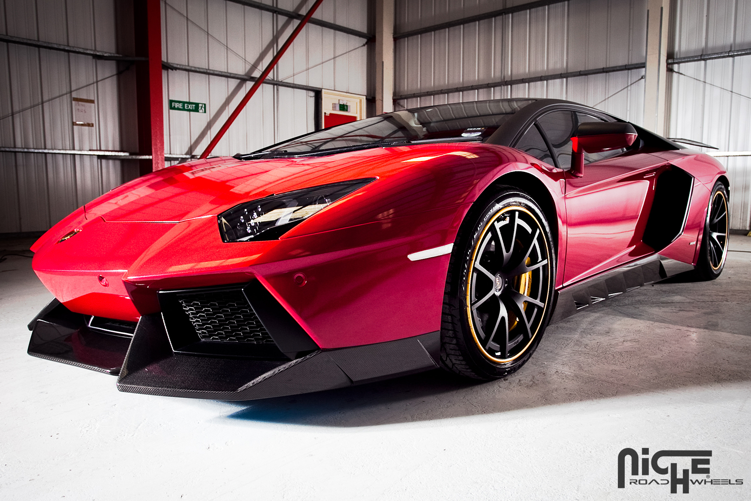 2014 Lamborghini Aventador photo