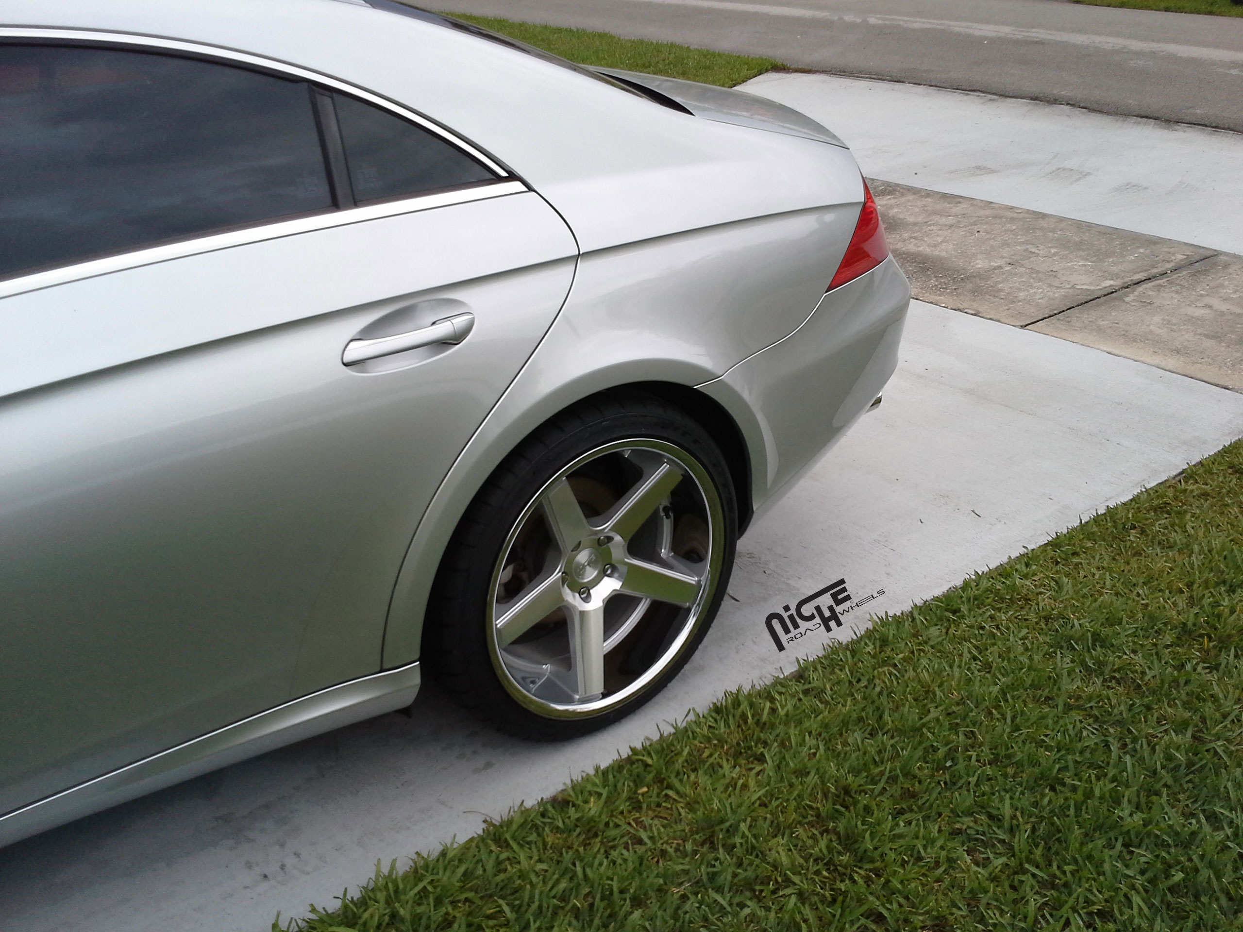 2008 Mercedes-Benz CLS-Class photo