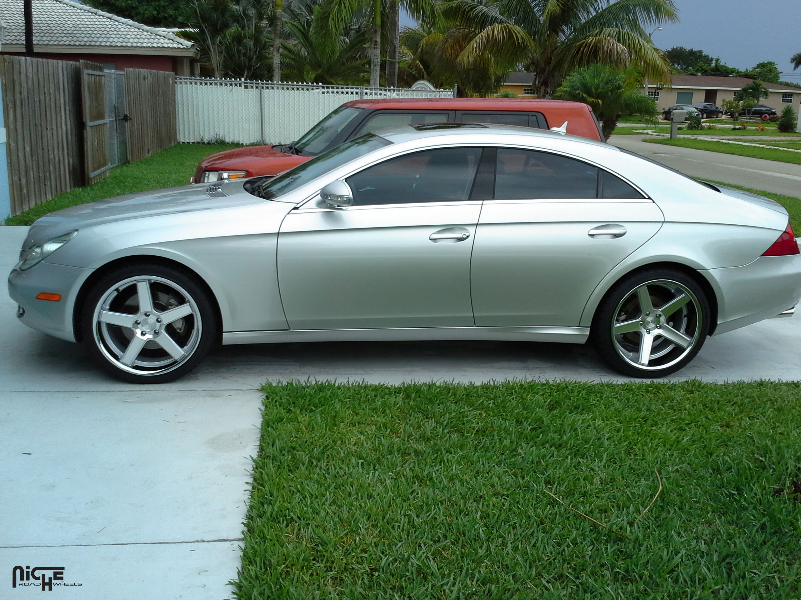 2008 Mercedes-Benz CLS-Class photo