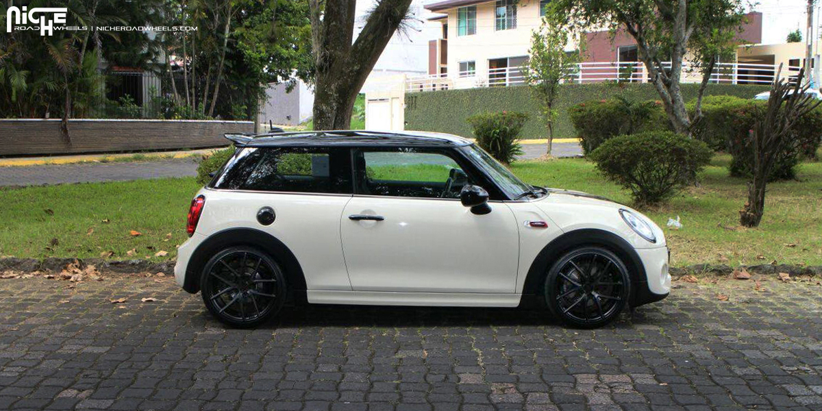 2012 MINI Cooper photo