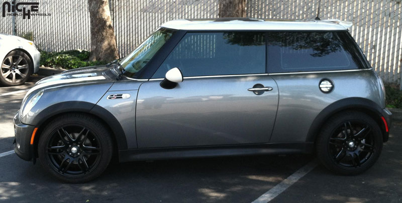 2011 MINI Cooper S photo