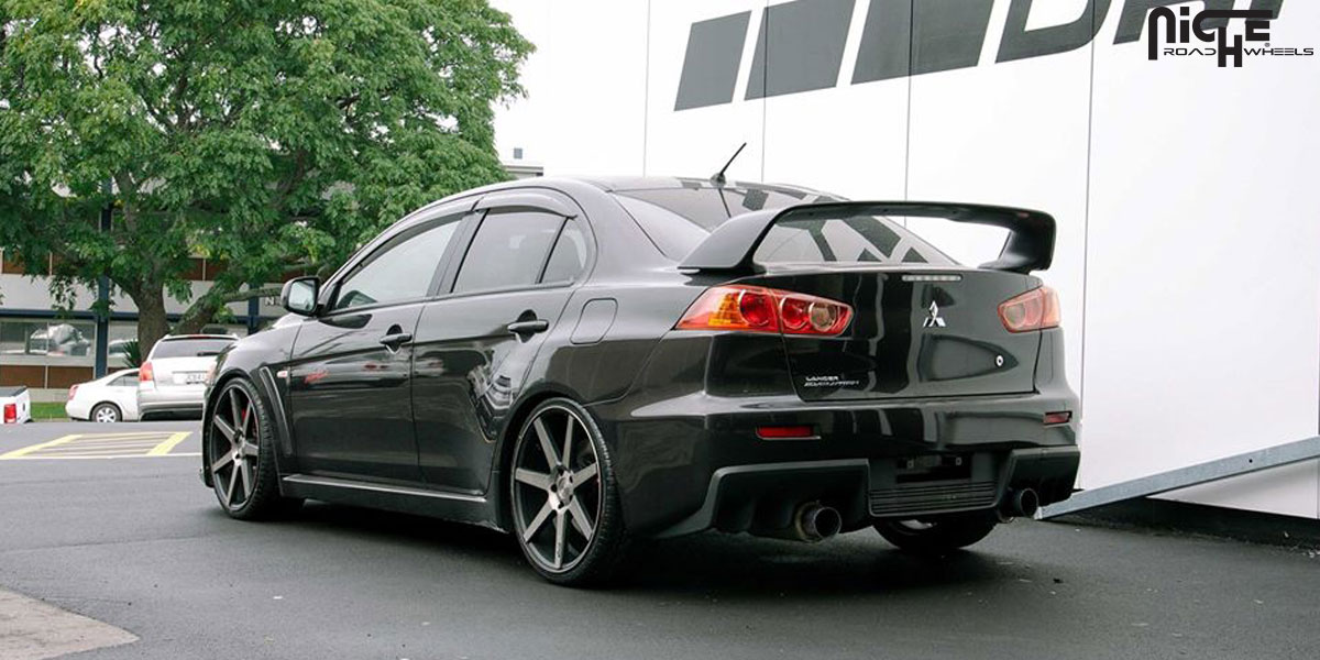 2014 Mitsubishi Lancer Evolution photo