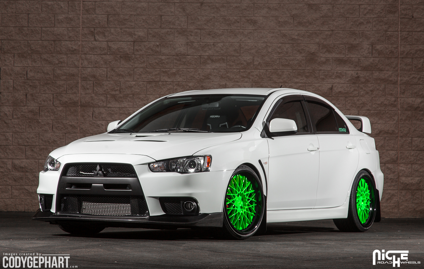 2014 Mitsubishi Lancer Evolution photo