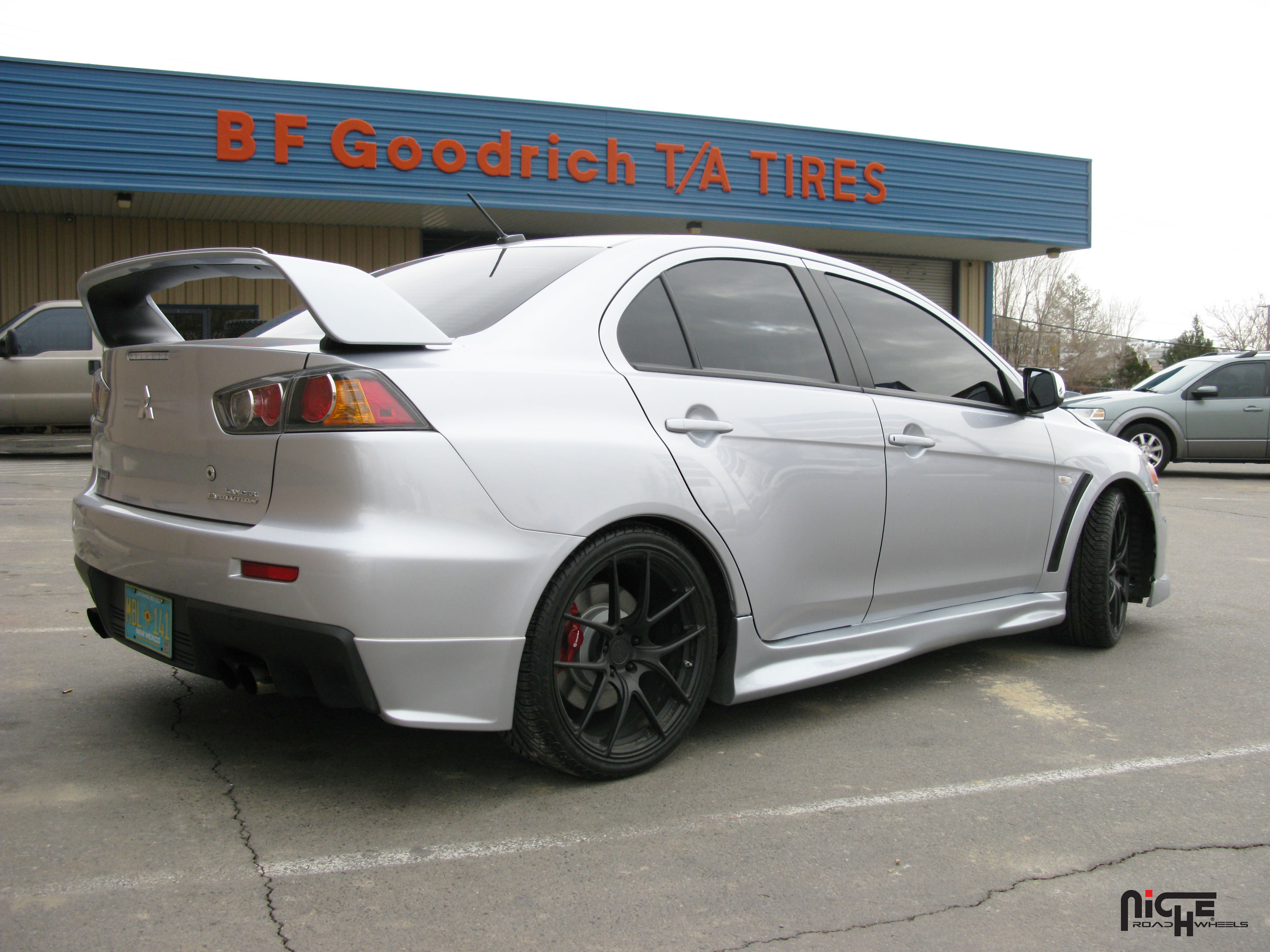 2012 Mitsubishi Lancer Evolution photo