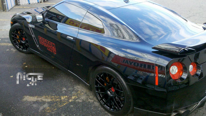 2014 Nissan GT-R photo