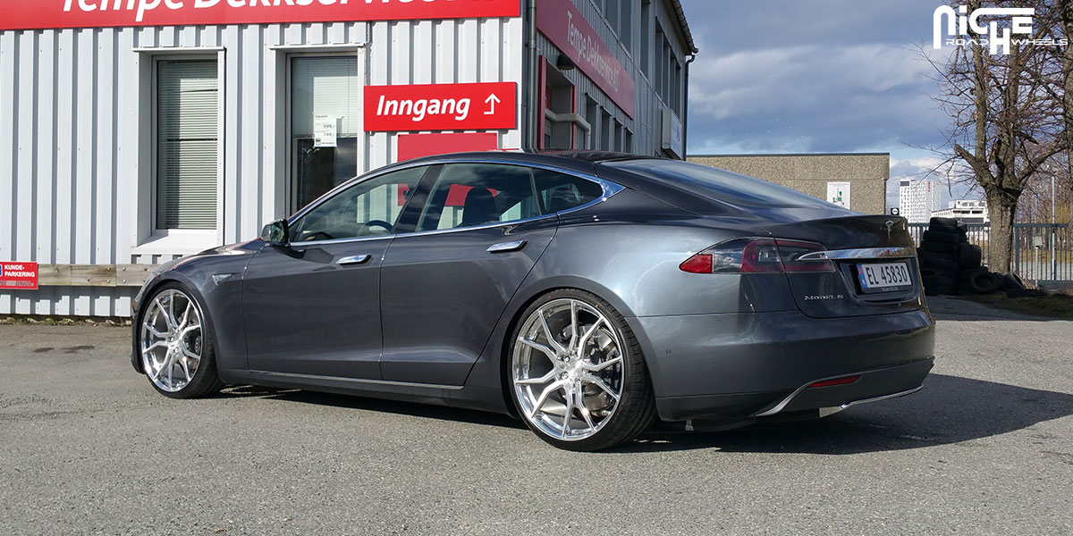 2013 Tesla Model S photo