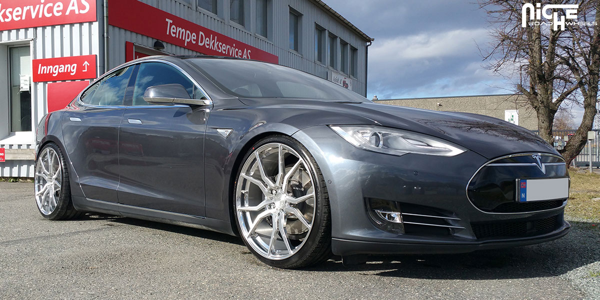 2013 Tesla Model S photo