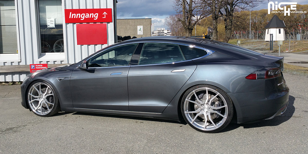 2013 Tesla Model S photo