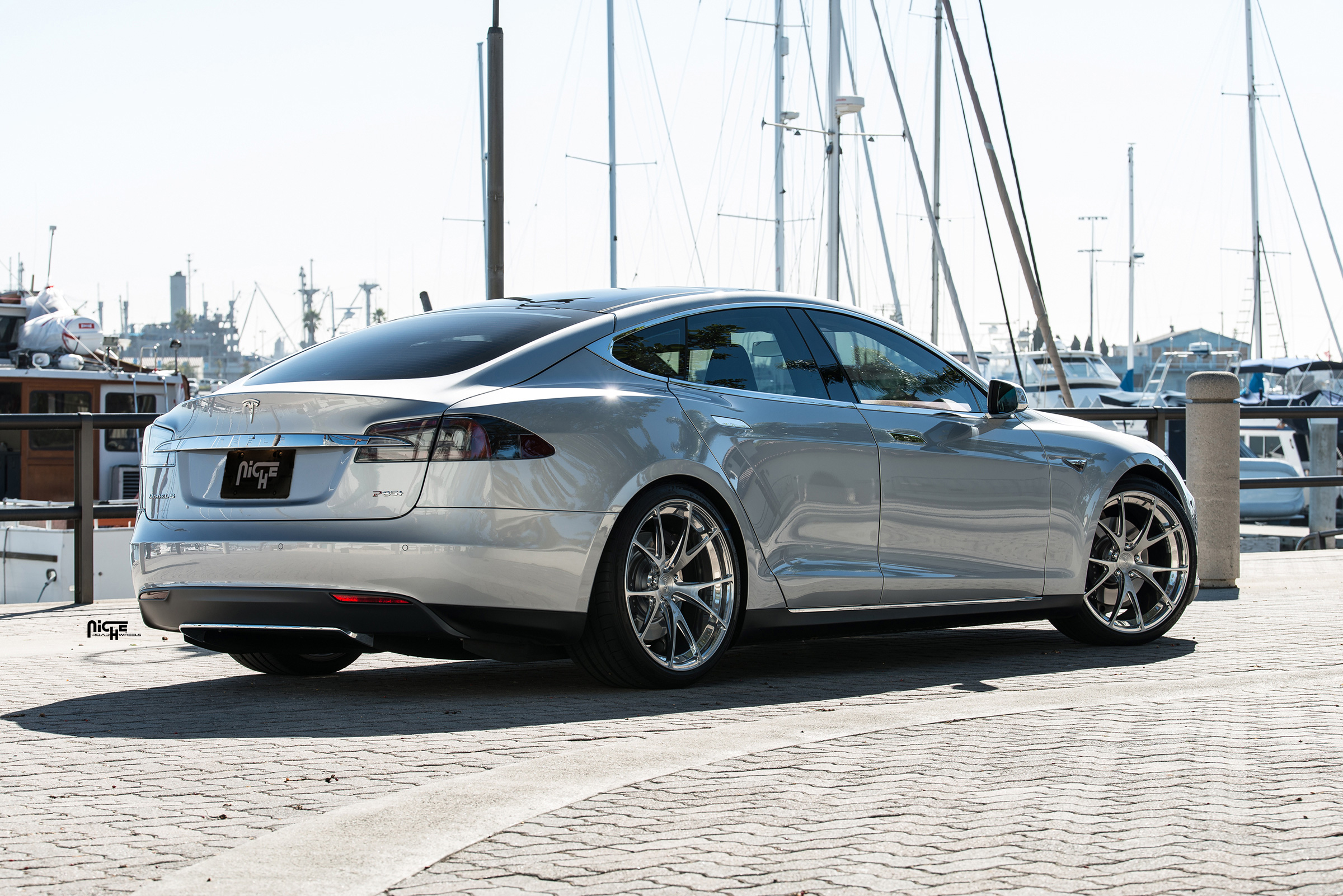 2014 Tesla Model S photo