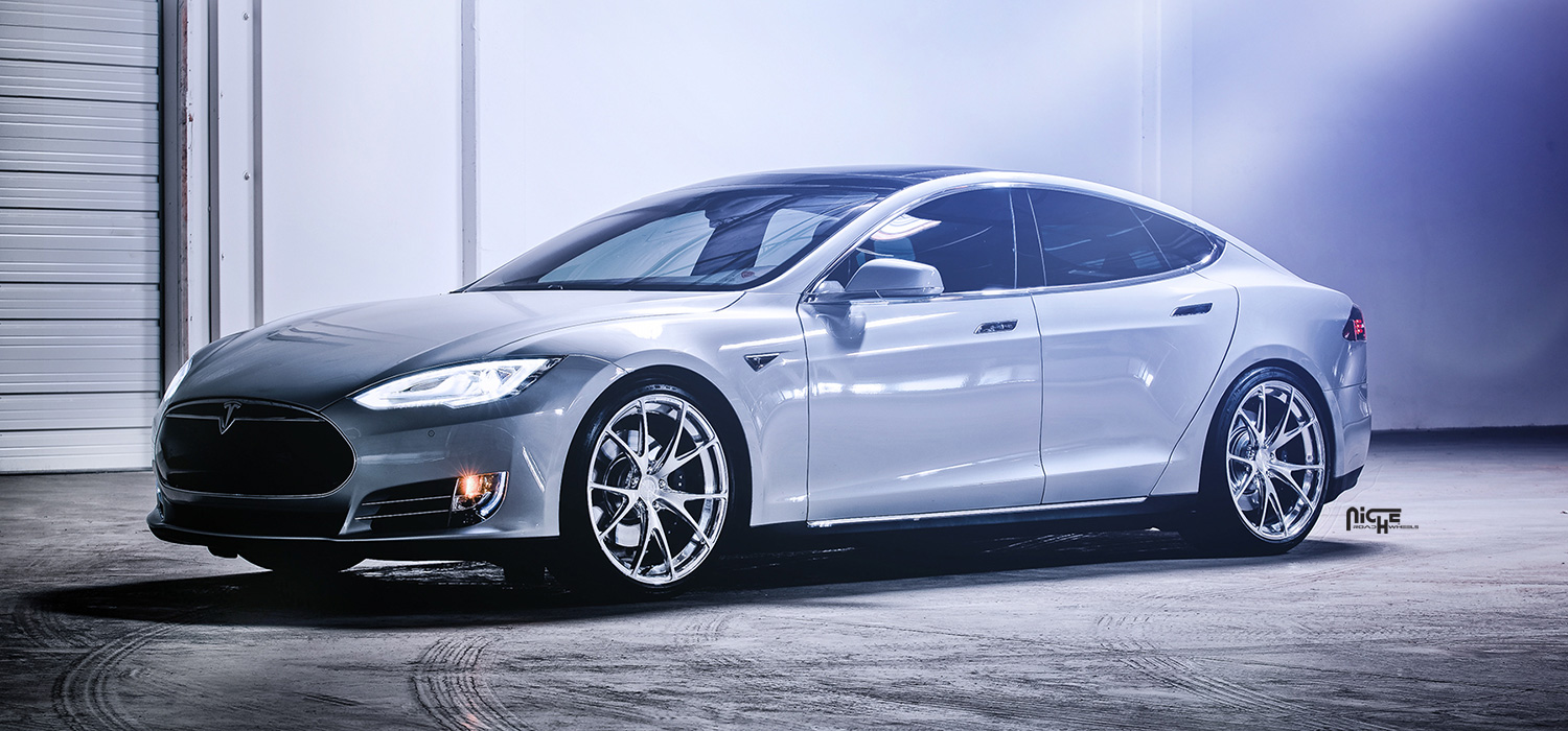 2014 Tesla Model S photo