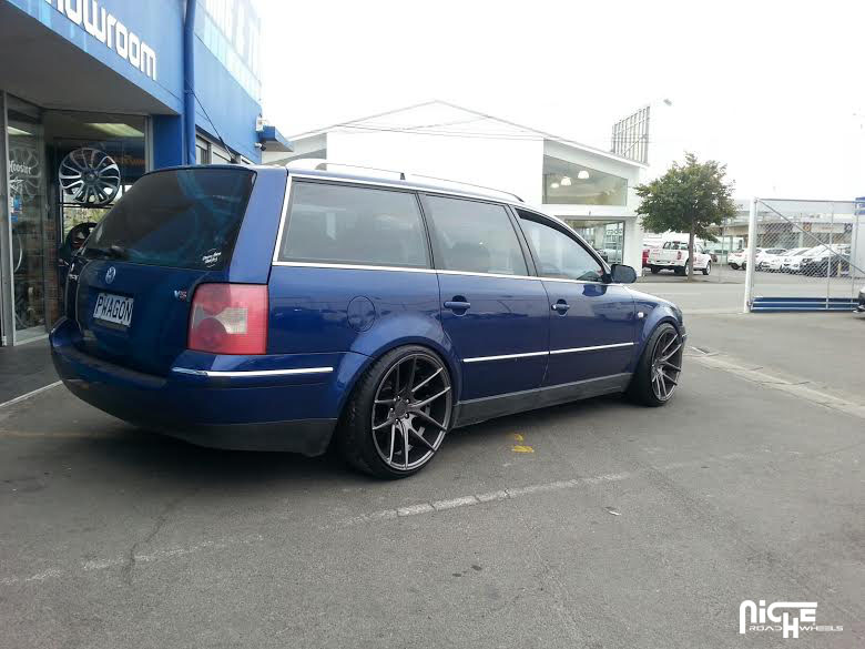 2004 Volkswagen Passat photo