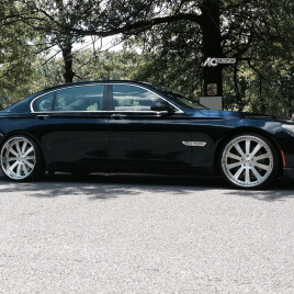 2012 BMW 750