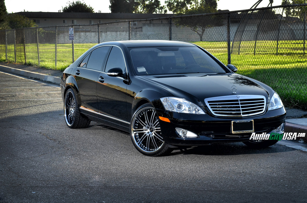 2010 Mercedes-Benz S-Class photo