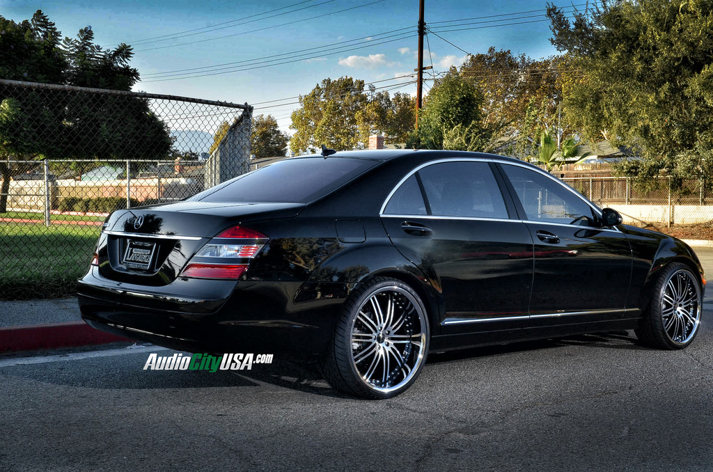 2010 Mercedes-Benz S-Class photo
