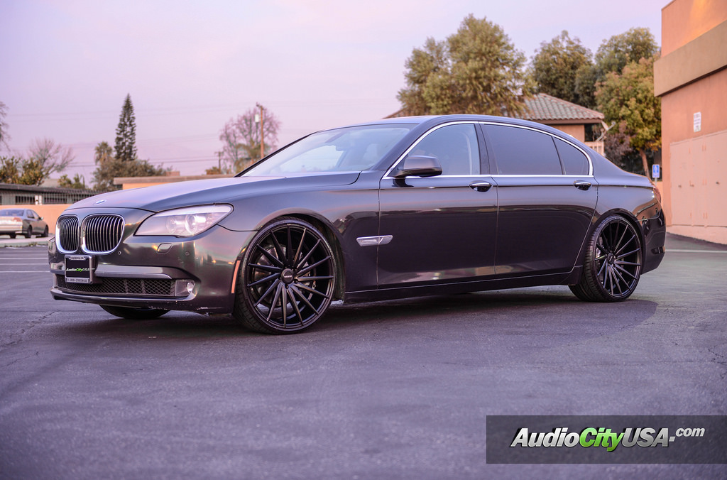 2015 BMW 740 photo