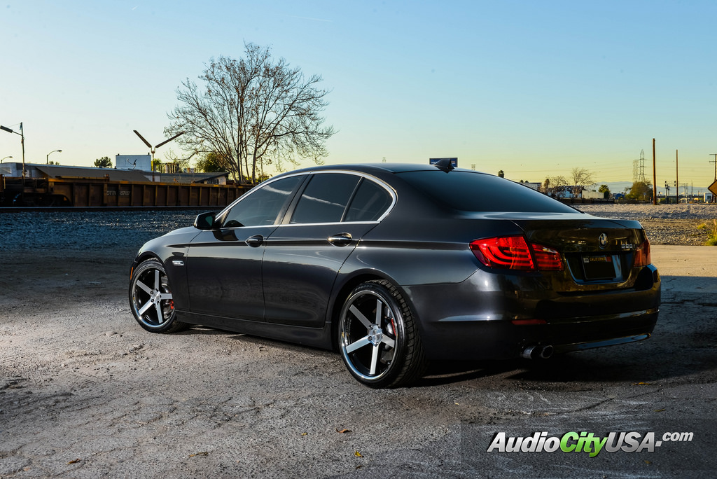 2012 BMW 528 photo