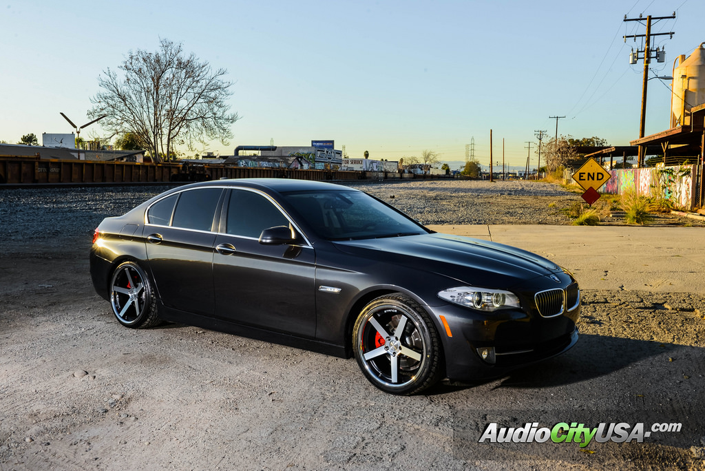 2012 BMW 528 photo
