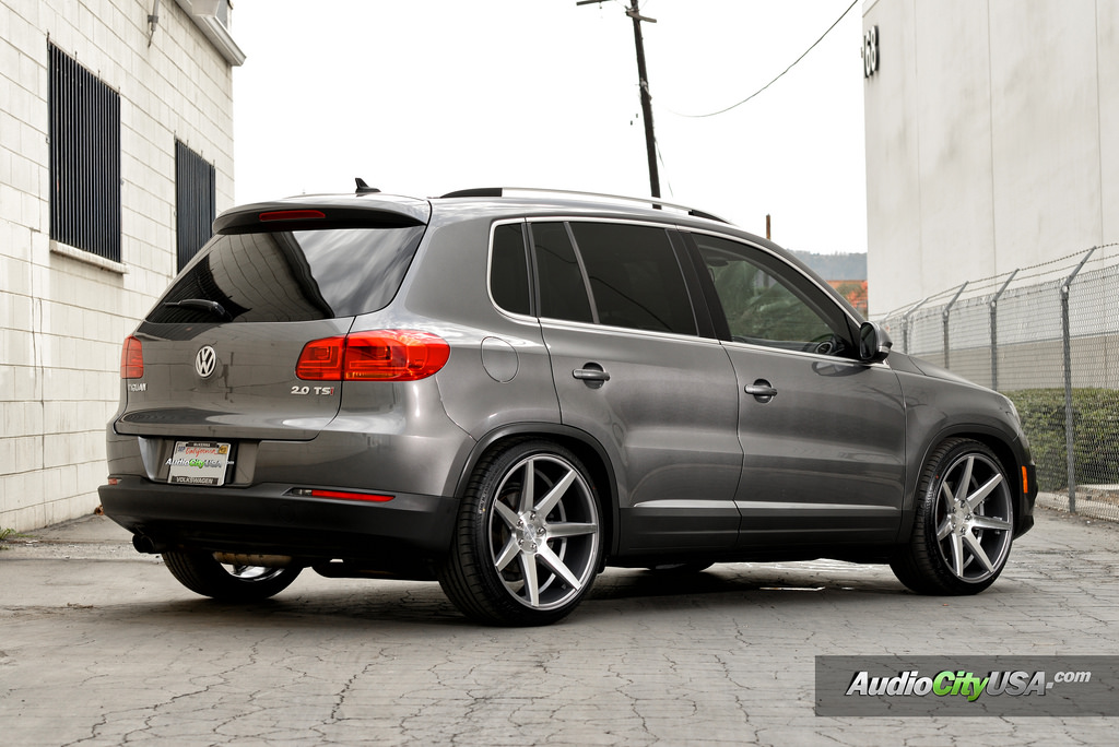 2013 Volkswagen Tiguan photo