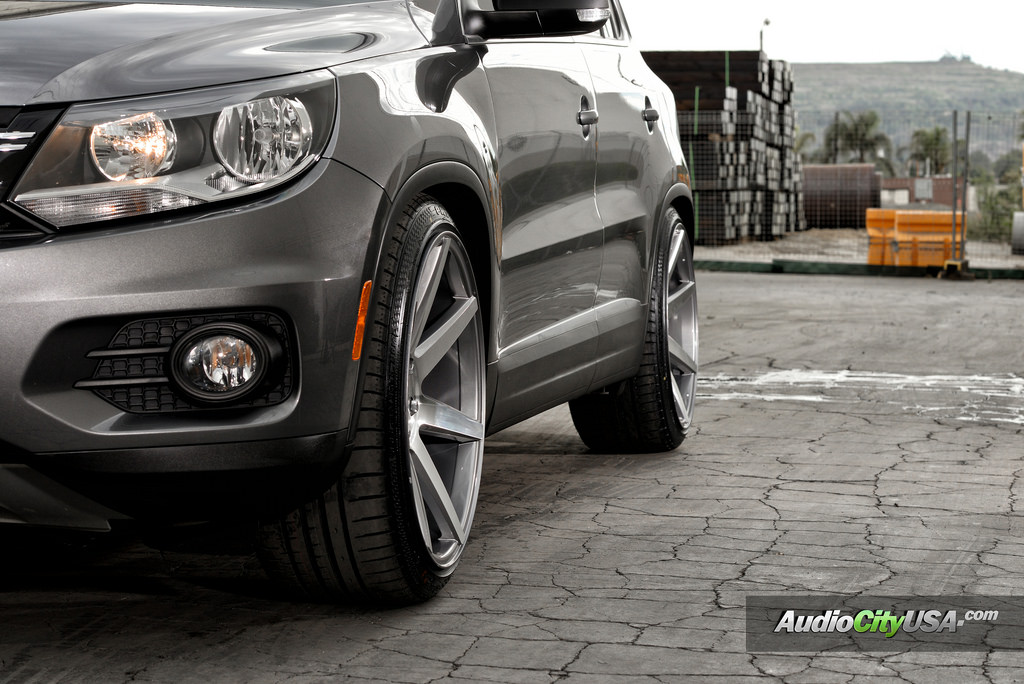 2013 Volkswagen Tiguan photo