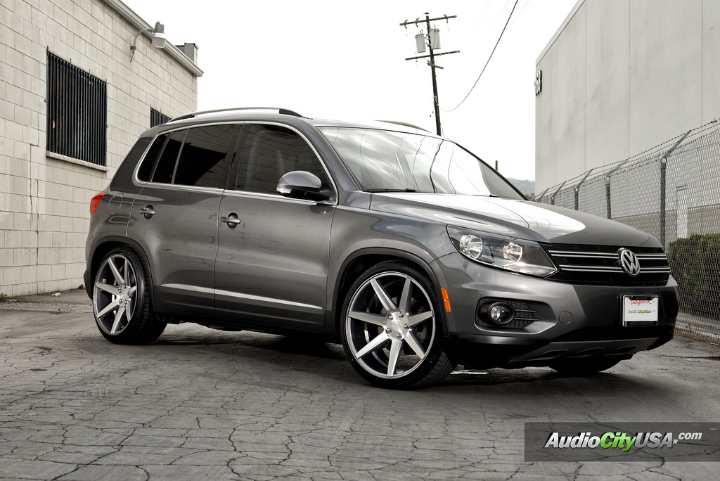 2013 Volkswagen Tiguan photo