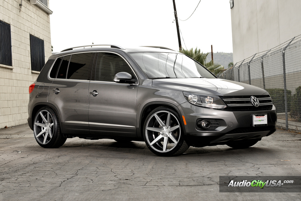 2013 Volkswagen Tiguan photo