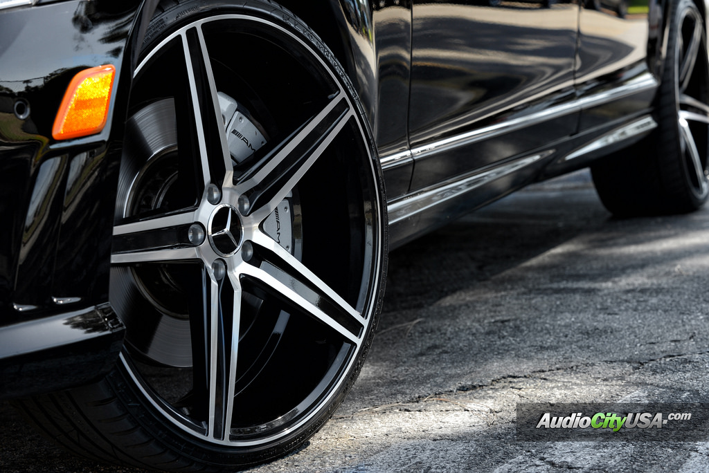 2011 Mercedes-Benz S-Class photo
