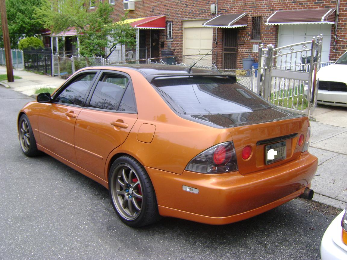 2001 Lexus IS 300 photo