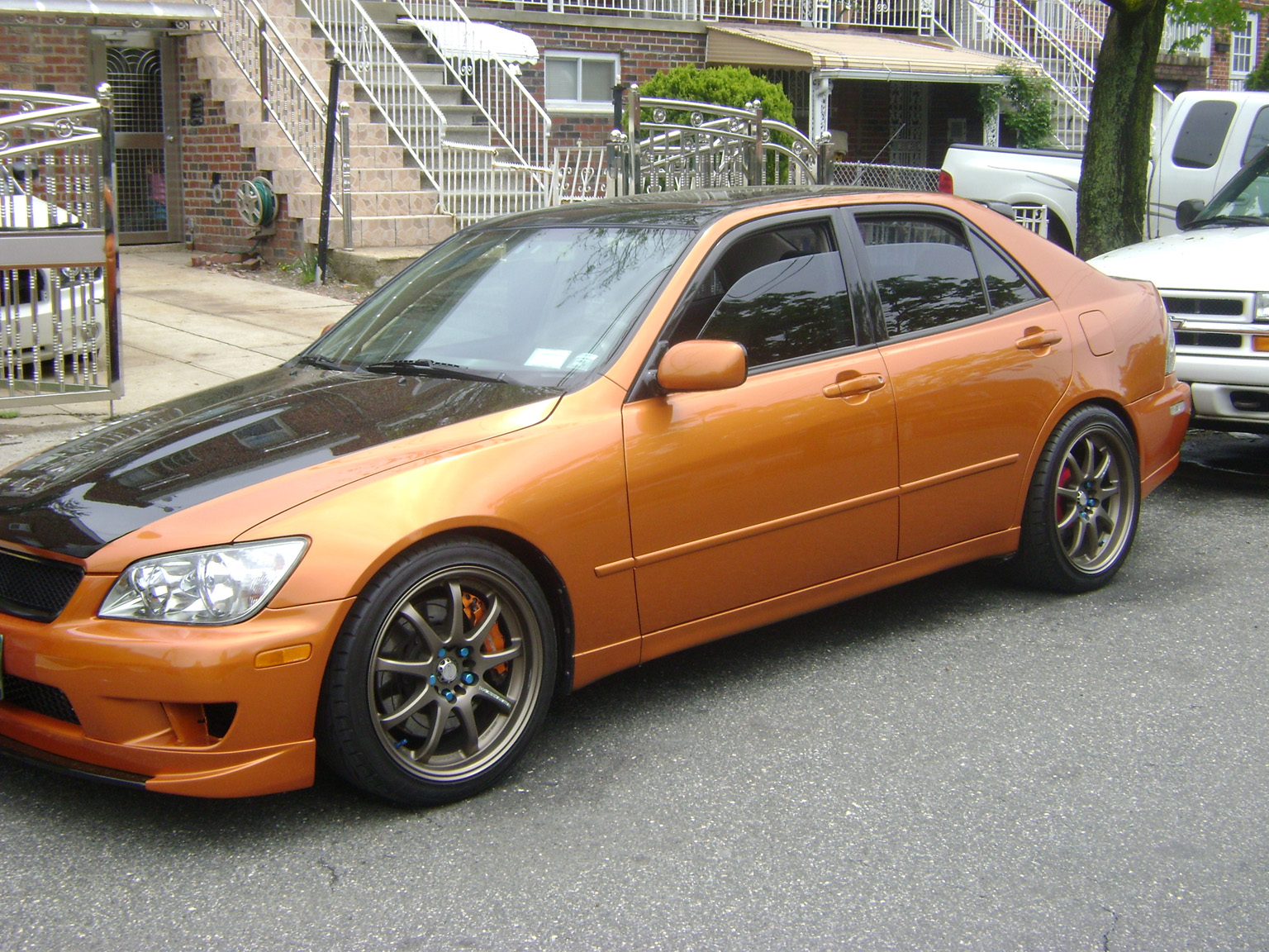 2001 Lexus IS 300 photo
