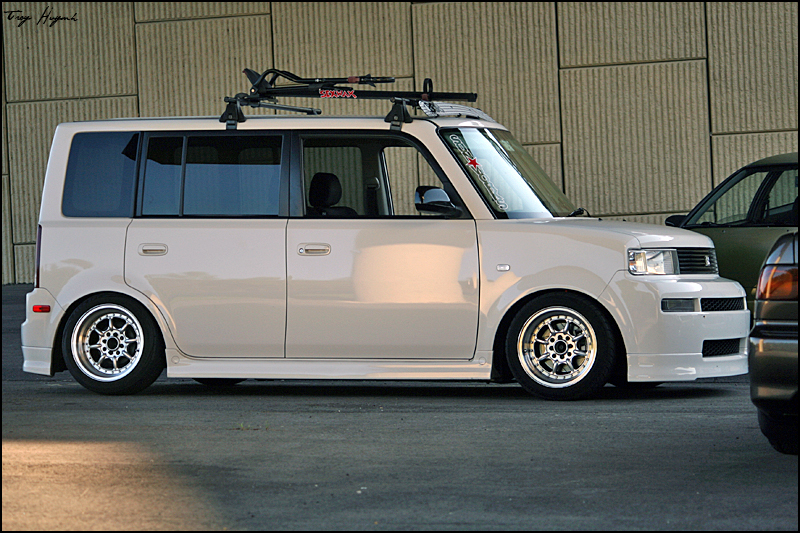 2005 Scion xB photo