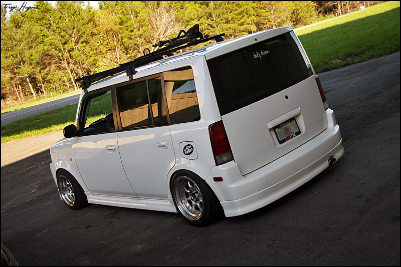 2005 Scion xB photo