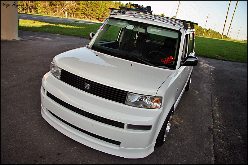 2005 Scion xB photo