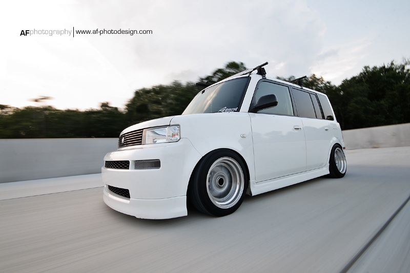 2005 Scion xB photo