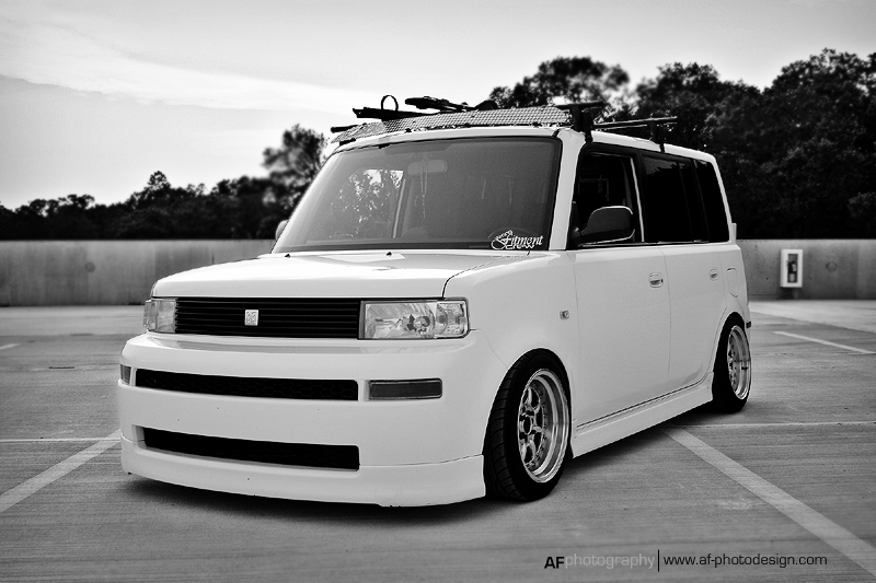 2005 Scion xB photo
