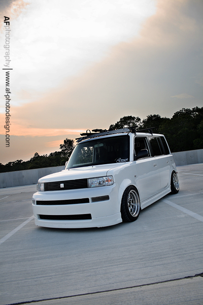 2005 Scion xB photo